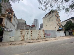 chủ nhà gửi bán nhà mặt phố lạc long quân:270m2,1 tầng ,mt:17m.giá:thoả thuận.lh:0888999766