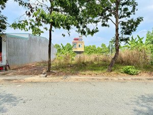 chủ ngợp gửi bán lô đất 150m2 thới hoà ngay sau lưng ubnd thới hoà cách quốc lộ 13 chỉ 200m, sổ sẵn