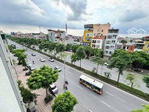 chính chủ bán gấp nhà mặt phố ngô gia tự, 3 tầng, dt 90m2 mt 4,5m vị trí trung tâm kinh doanh