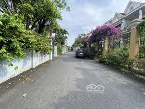 bán dat sát bên trường chính trị bình đa cũ 87m2 đường 8m vĩa hè 3m giá 4,7tỷ lh 