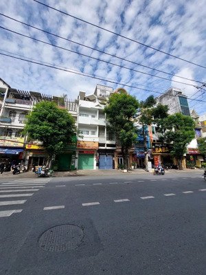 sale off 2 tỷ bán gấp nhà mặt tiền bàu cát đôi đoạn đẹp nhất, dt 4x18m, 72m2, 4 tầng.