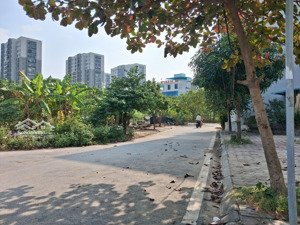 bán lô đất xây ccmn cạnh cd fpt xuân phương 6.5ty