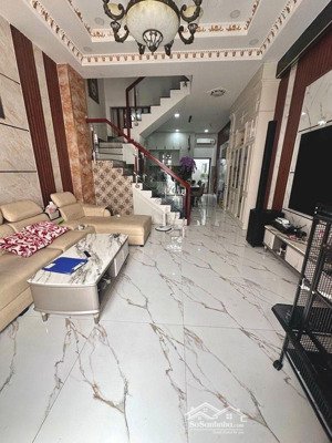 bán nhà 4 tầng tặng nội thất ở ngay đường hà huy giáp, phường thạnh lộc, q12