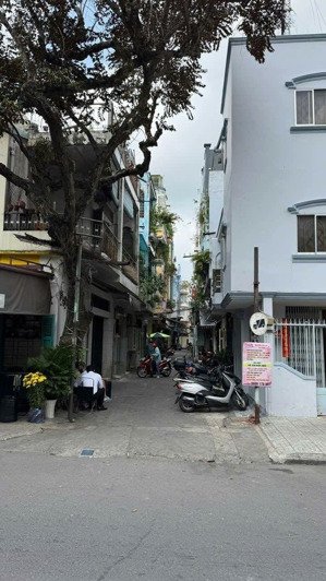 bán nhà trung tâm quận 10 nhỉnh 6 tỷ hẻm. nguyễn tiểu la p. diên hồng
nhà vị trí trung tâm q10