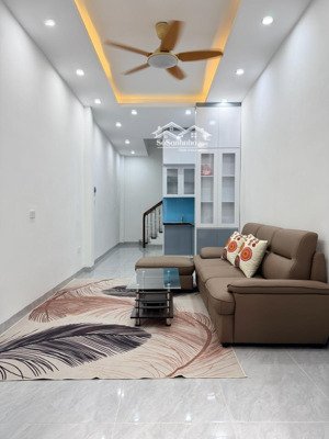 tài chính nhỉnh 8 tỷ đầu tư ngay nhà võ thị sáu, gần phố, ngõ 5m, 2 thoáng , ở ngay, sđcc, 38m2*4t