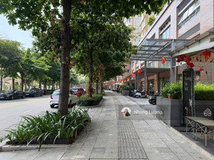 còn duy nhất 1 căn shop sarimi mặt công viên đường d9, 235m2, bàn giao ngay