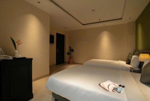 khách sạn 7 tầng trung tâm phố tây, phố hàn nha trang cực đẹp