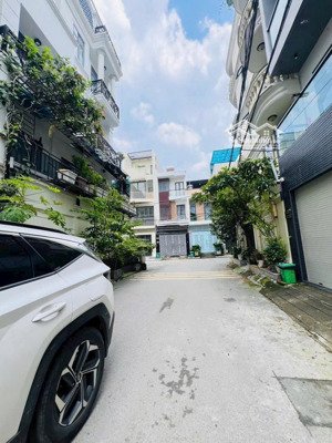 nhà mới xây vào ở ngay hẻm 92 vườn lài gần chung cư an phú đông, kdc đông đúc