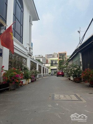 bán nhà 2 tầng -80m2- ngang 6m-đường ô tô thông-nhỉnh 8 tỷ-ngay lã xuân oai-tăng nhơn phú a