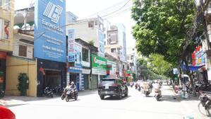 Cho thuê nhà căn góc DT: 80m2 phố Tô Hiệu vỉa hè rộng, nhận diện tốt.