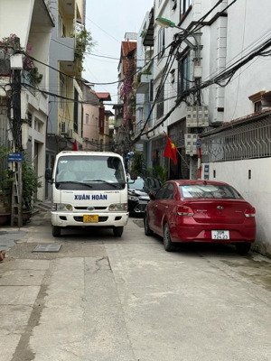 chính chủ bán đất tây mỗ. 68m2. mt4.5m. ô tô tránh. vị trí tiềm năng. giá 180triệu/m2. 