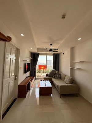 cho thuê nhanh căn hộ chung cư melody 2pn 2wc giá 10tr5/tháng , lh 