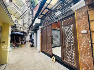 bán nhanh siêu phẩm đống đa - 6 tầng thang máy - ngõ thông - view hồ - dòng tiền 800tr/năm