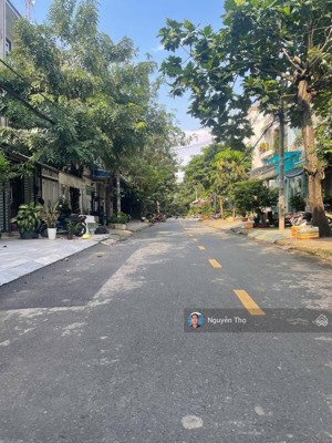 bán nhà gần đại học công thương và aeon mall tân phú. dt. 80m2 x 3 tầng 4pn. giá bán. 9.85 tỷ