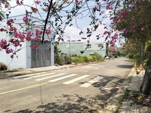 kẹt tiền bán gấp lô đất view sông ván, long phước, 89m2 đường lớn kdc giá chỉ 2,56 tỏi o934652279