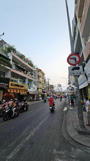 mt kinh doanh sầm uất. quận 3 nhỉnh 17tỷ dòng tiền khoán 750tr/ năm