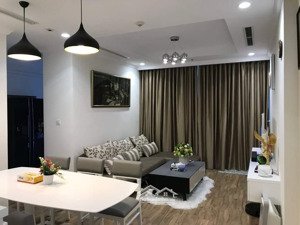 cần bán nhanh chung cư khánh hội 2 - quận 4. dt: 75m2, 2pn, 2wc. giá: 5.2 tỷ. lh: , quyền