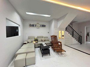 góc 2 mt hxh thông ng kiệm, p3, gv, dt: 5m x 13m. trệt 1 lầu, giá: 7.5 tỷ, em vy