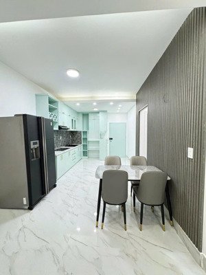 bán căn hộ đẹp tại sky garden 2. dt 71m2 nhà đẹp- 2 phòng-2wc- đang cho thuê 19 triệu. giá 5.650 tỷ