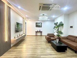 chung cư 17t rất rộng. nội thất cao cấp, 3 phòng ngủ