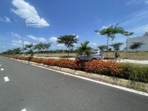 bán gấp lô đất 90m2 .giá 1tỷ5. mặt tiền đường 20m ở dự án dragon pealr