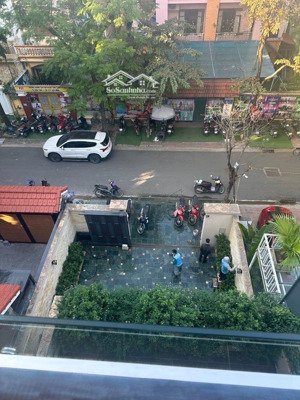 biệt thự vip làng quốc tế thăng long diện tích 202m² 4 tầng 2 mặt ô tô kinh doanh đỉnh