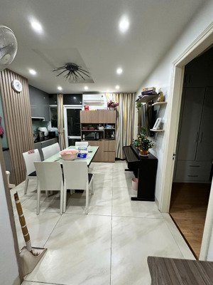 cho thuê căn hộ 4pn diện tích 120m² chung cư hoa đào 705 lạc long quân , tây hồ, hà nội