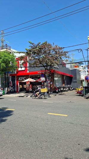 bán đất tặng nhà cấp bốn mặt tiền nguyễn văn thoại - trục thẳng ra biển mỹ khê