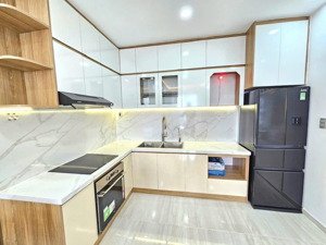 chính chủ cần bán gấp căn hộ khánh hội 2 75m2 2pn giá 5.2 tỷ có sổ. đt: cường view mát