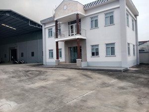 cho thuê kho xưởng và sân 7.000 m2 giá 170 triệu / đường tỉnh lộ 835 xã mỹ lộc cần giuộc long an