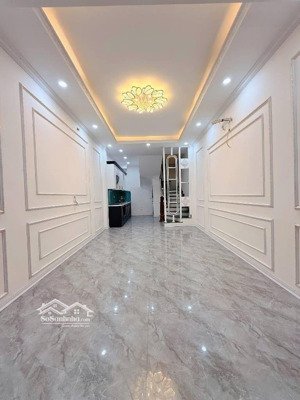 nhà phố trần khát chân 5 tầng chỉ 8 tỷ.