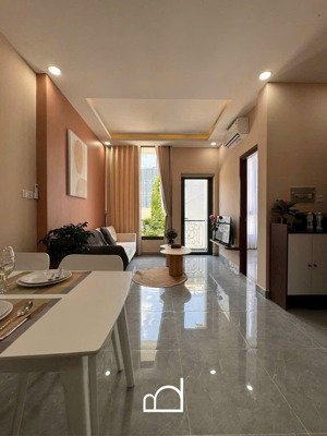căn hộ 1pn ban công nội thất đẹp mê li ngay cầu thủ thiêm - khu dân trí cao - toà nhà hiện đại