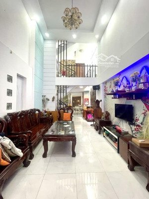 nhà bán đường số 44, hxh 63m2 3tầng 3pn, nhỉnh 8tỷ ngay siêu thị emart phan huy ích, p14, gò vấp.