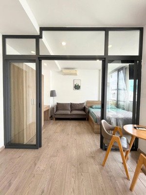 chdv 1 phòng ngủ ngay sát quận 1