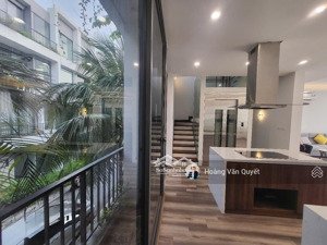 bán cắt lỗ liền kề 96m2 hoàn thiện full có thang máy khu phố đêm. giá 7 tỷ sẵn sổ. lh 