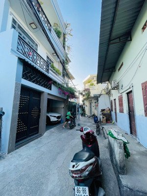 nhà hẻm xe hơi linh xuân-50m2-chỉ 4.2tỷ.còn tl
+ diện tích 50m2 vuông vức
+ nhà 1 trệt +1 lầu