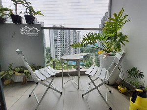 bán nhanh căn hộ emerald , 5,35 tỷ , 2pn-2wc , 71 m , view hồ bơi ,cv lớn