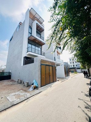 bán nhanh lô đất 76m2- sát đường số 2 trường thọ- hxh- thổ cư- 6.28 tỷ