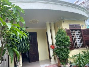 nhà đẹp mt gần biển lê văn tám- dt: 193,4m2 giá 14tỷ