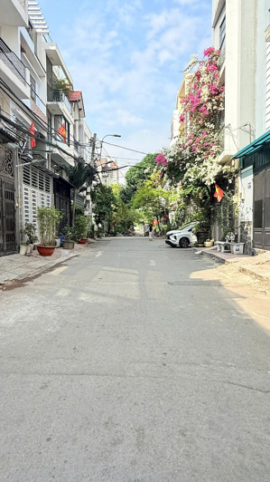 bán nhà 3 tầng mới kdc ngay đường số 2 trường thọ cách xa lộ hà nội và phạm văn đồng chỉ 300m ngộp