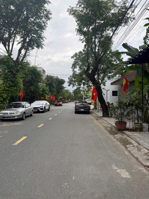 chính chủ cần bán lô đất đường 7,5m phan triêm gần góc mẹ thứ, ngay võ chí công, khu hòa xuân