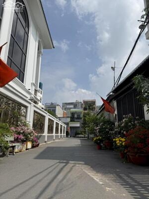 Bán nhà, đường 102, Tăng Nhơn Phú, hẻm ô tô, 2 tầng, 80m2 , 8 tỷ hơn