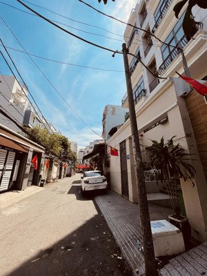 bán nhà bùi đình tuý , 160m2 , hẻm 6m thông, khu vip , 20 tỷ nhỉnh tl mạnh