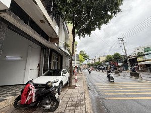 bán nhà mặt tiền đường lê hồng phong trung tâm nha trang vừa ở vừa kinh doanh tốt giá 9 tỷ