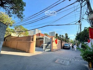 góc 2 mặt tiền đường số 6 p.an khánh (p. thảo điền cũ ) dt: 556m2