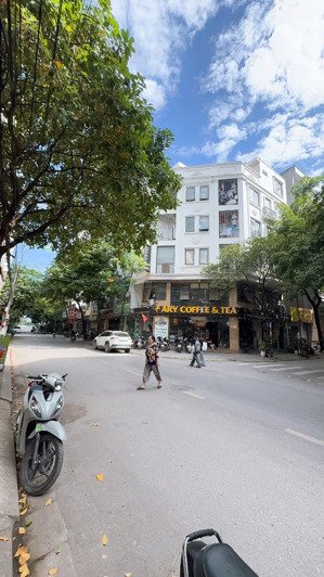 196 phú diễn - đoạn đẹp nhất, 100m2, 5 tầng, đại học tnmt, vỉa hè rộng, ở & văn phòng 31.5 tỷ