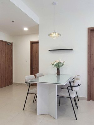 căn 2 phòng ngủ 69m2, sang nhượng giá siêu tốt, sẵn hợp đồng 16 triệu/tháng, cạnh aeon