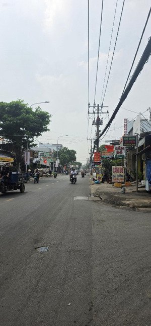 bán nhà mặt tiền kinh doanh ngay hương lộ 2 dt 18.4 x 38 full thổ dòng tiền 120tr/t giá chỉ 57 tỷ