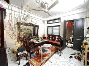 9,6 tỷ - phân lô 50m ra mặt phố, dt 35m2, mt 5m, ngõ thông ba bác tránh, dân xây vuông đẹp