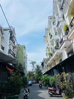 bán nhà trệt lửng 2 lầu 4pn 5wc sát chợ hiệp bình phường hiệp bình chánh